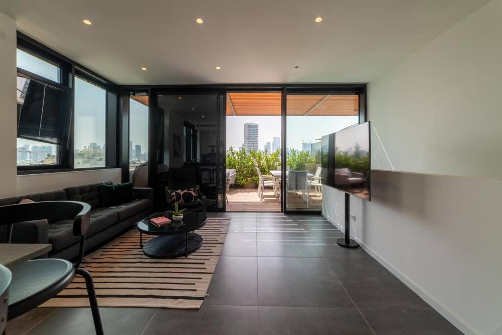 Amazing Penthouse On Gordon Beach 8 Guests 텔아비브 외부 사진