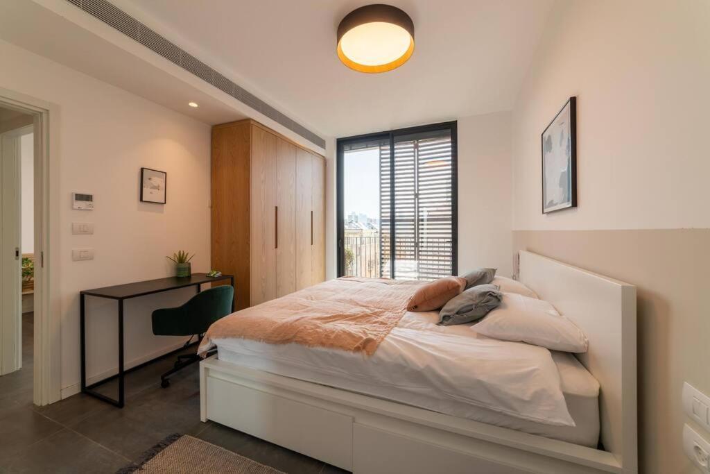 Amazing Penthouse On Gordon Beach 8 Guests 텔아비브 외부 사진