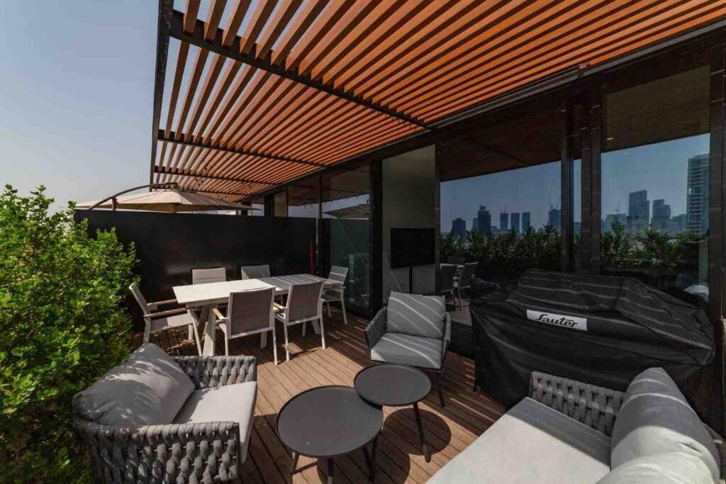 Amazing Penthouse On Gordon Beach 8 Guests 텔아비브 외부 사진