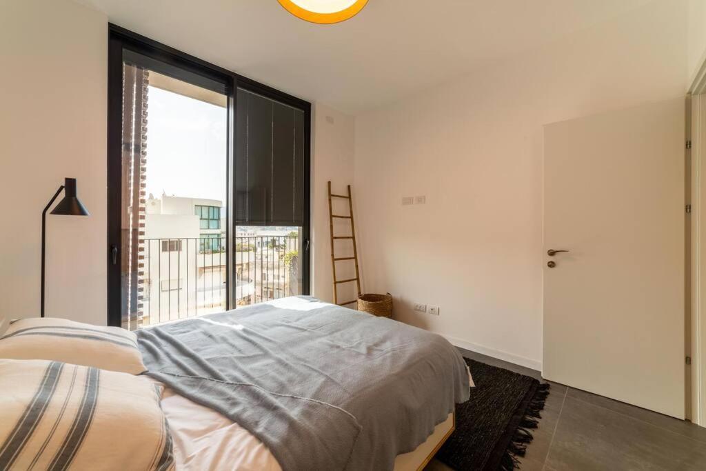 Amazing Penthouse On Gordon Beach 8 Guests 텔아비브 외부 사진