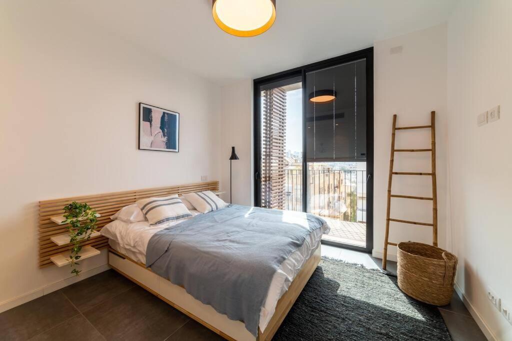 Amazing Penthouse On Gordon Beach 8 Guests 텔아비브 외부 사진