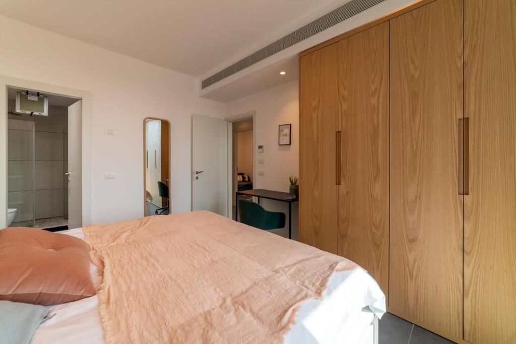 Amazing Penthouse On Gordon Beach 8 Guests 텔아비브 외부 사진