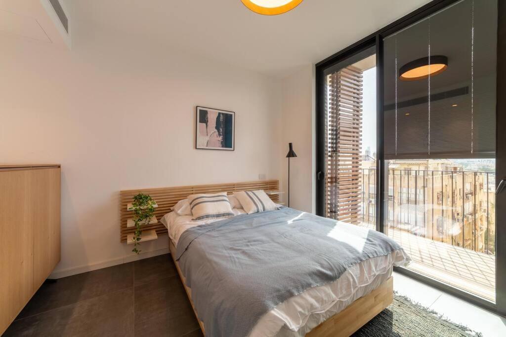 Amazing Penthouse On Gordon Beach 8 Guests 텔아비브 외부 사진